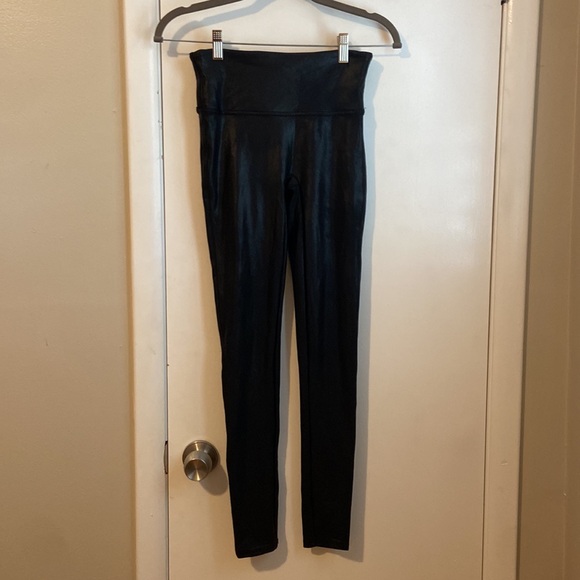 SPANX Faux Leather Leggings - Picture 4 of 9